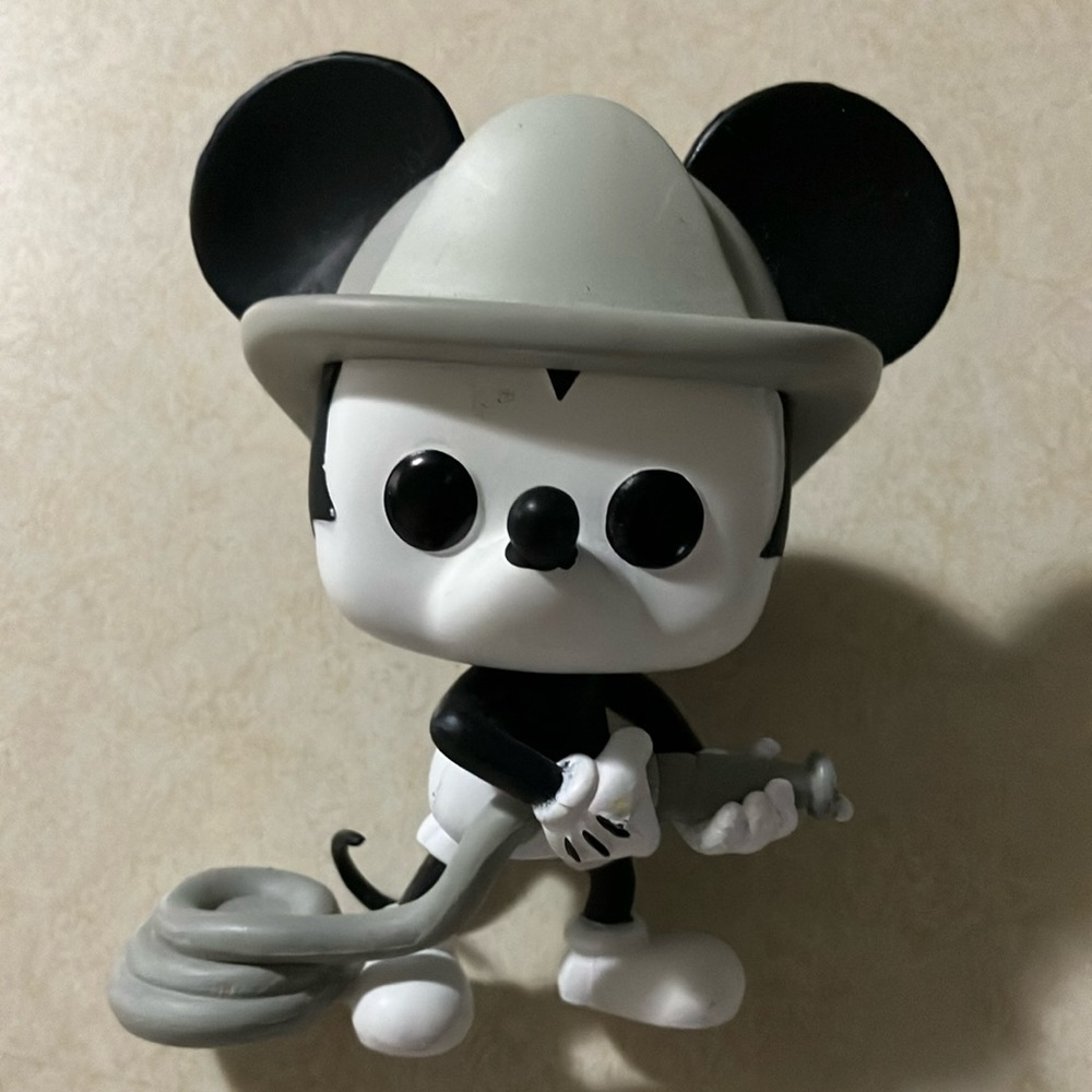 2018 Funko Pop mini Mickey Mouse Firefighter 3.5”
